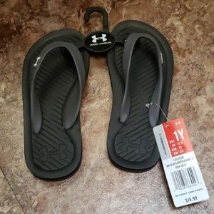 Under armour flip flop